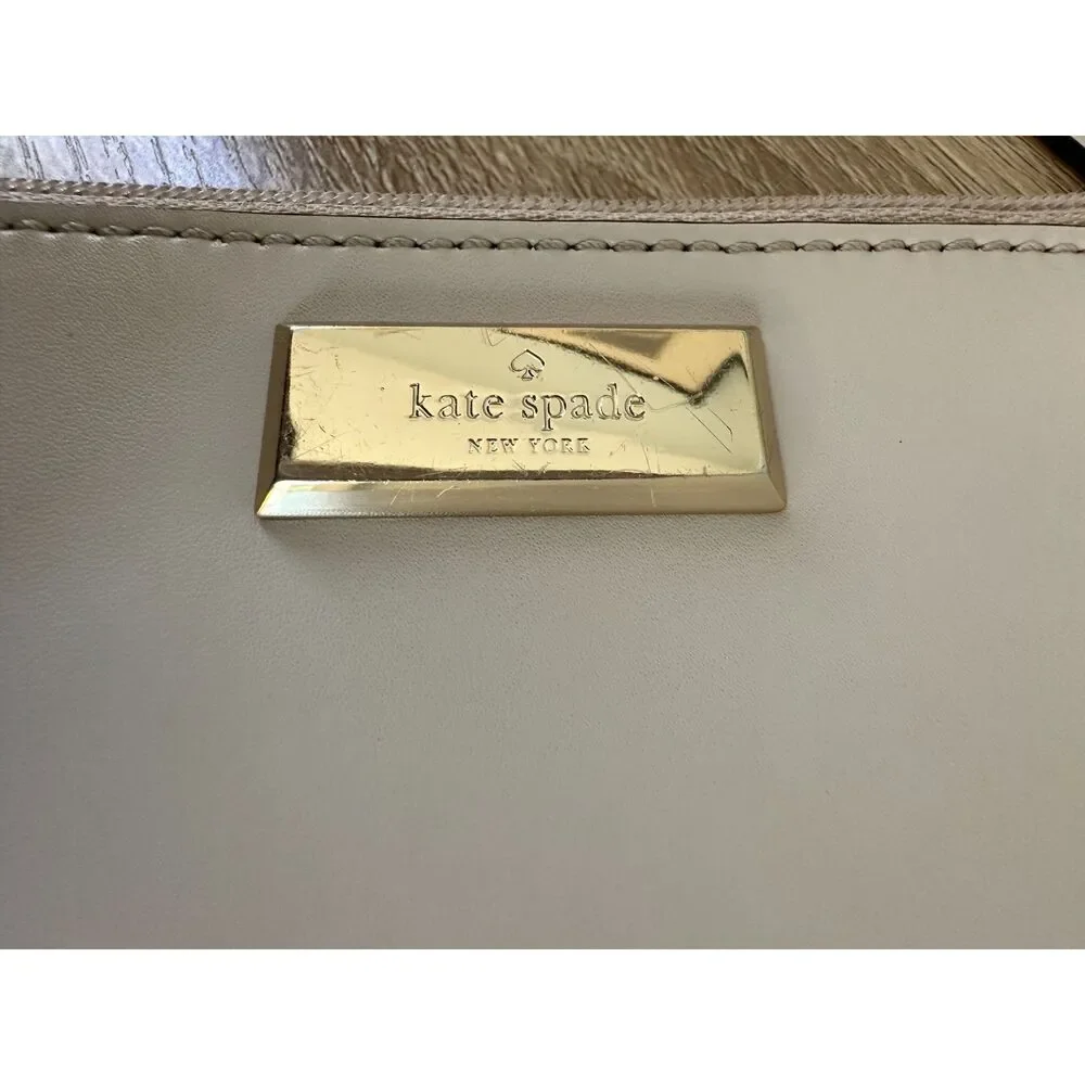 Kate Spade New York Cream Leather Zip Clutch Wristlet Wallet Pouch